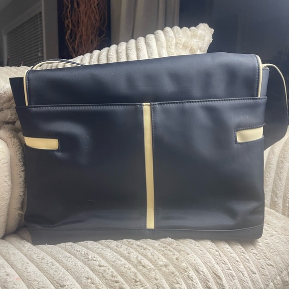 Medela Black and Tan Baby Bag - Picture 5 of 12